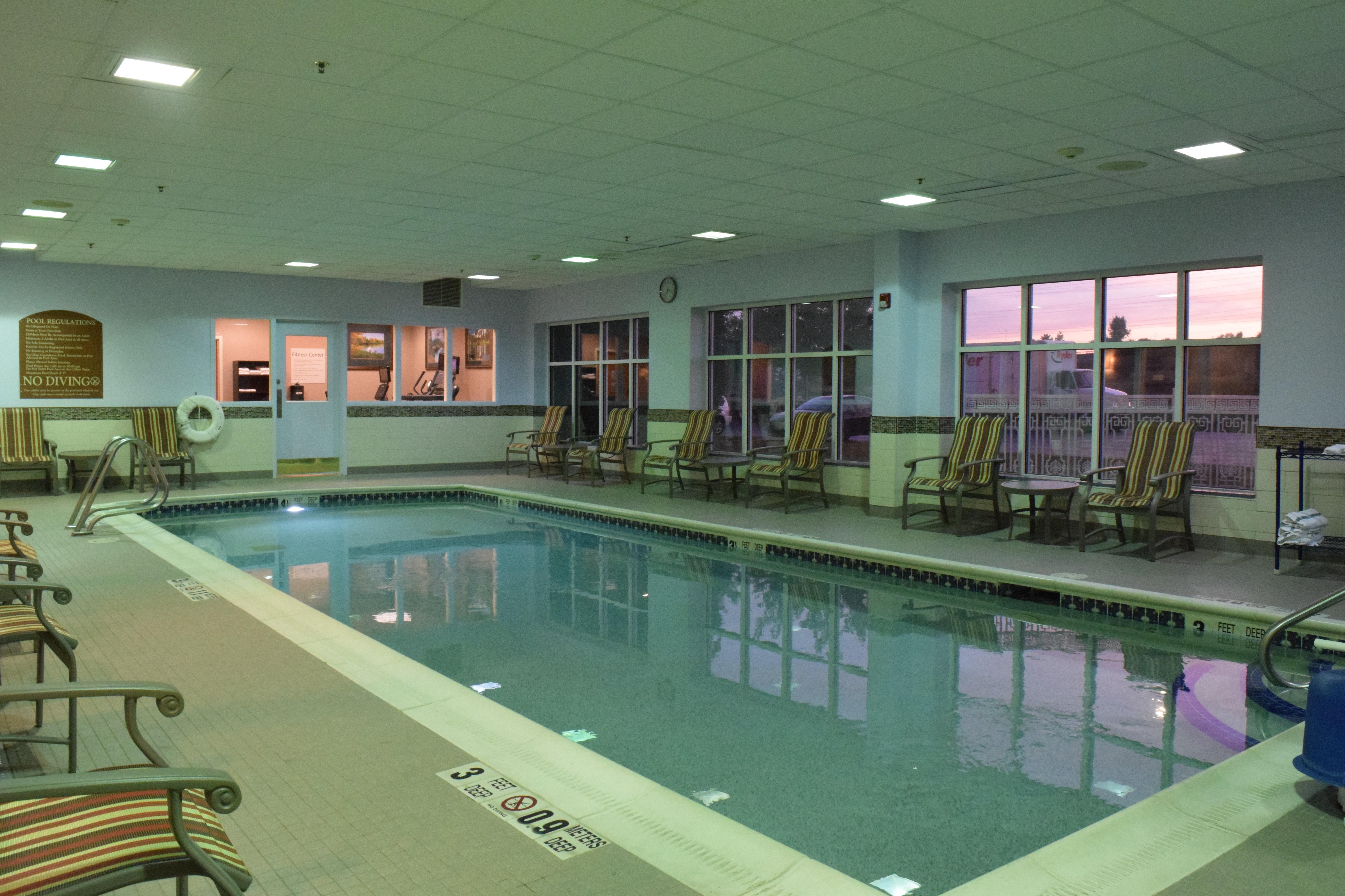 Holiday Inn Express Hotel & Suites Watertown - Thousand Islands By Ihg Екстериор снимка